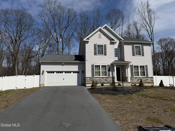 27 Spencer Street, Clifton Park, NY 12065