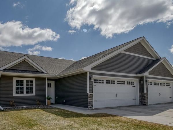 4881 Field Crest Lane, Eau Claire, WI 54701