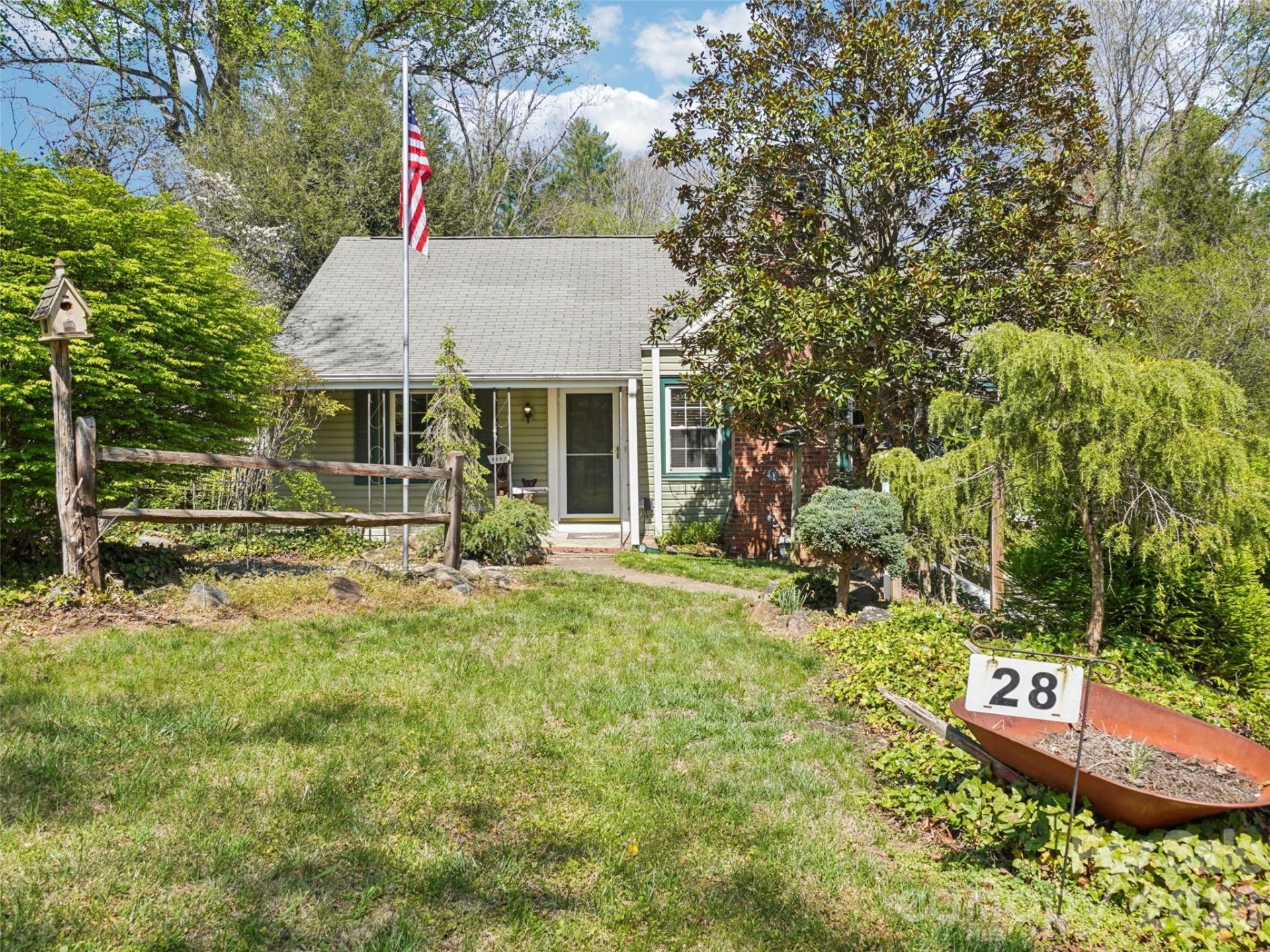 28 Kensington Drive, Asheville, NC 28805 Main Photo
