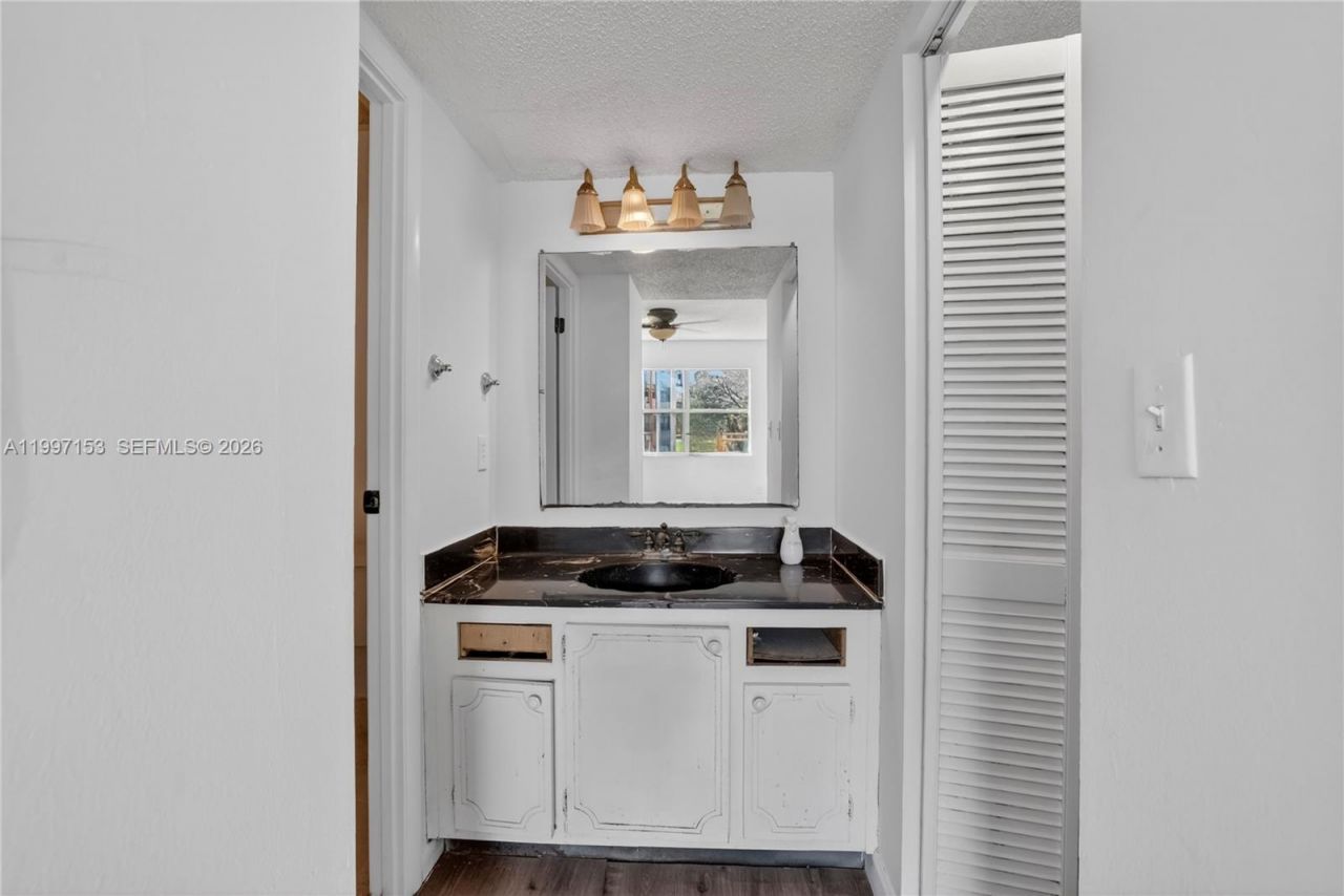 6201 N Falls Cir Dr, Unit 207, Lauderhill, FL 33319 Photo