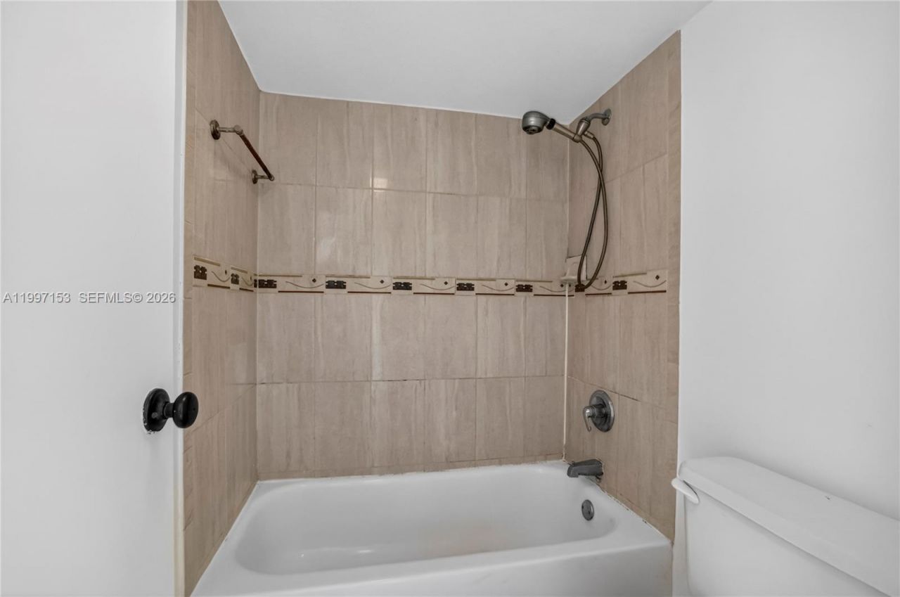 6201 N Falls Cir Dr, Unit 207, Lauderhill, FL 33319 Photo