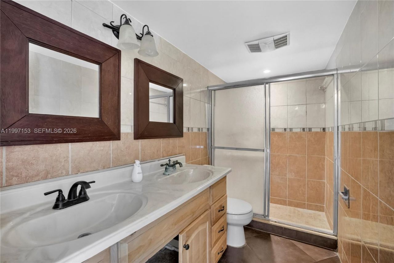 6201 N Falls Cir Dr, Unit 207, Lauderhill, FL 33319 Photo