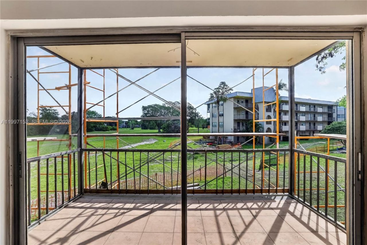 6201 N Falls Cir Dr, Unit 207, Lauderhill, FL 33319 Photo