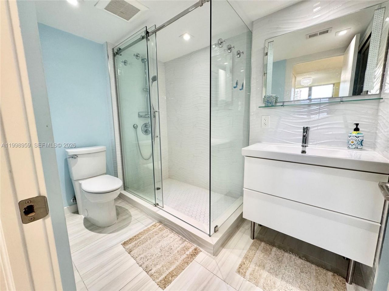 210 174th St, Unit 816, Sunny Isles Beach, FL 33160 Photo