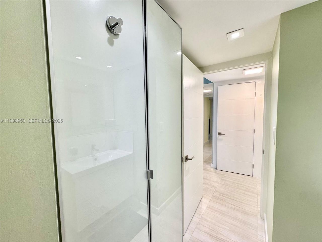210 174th St, Unit 816, Sunny Isles Beach, FL 33160 Photo