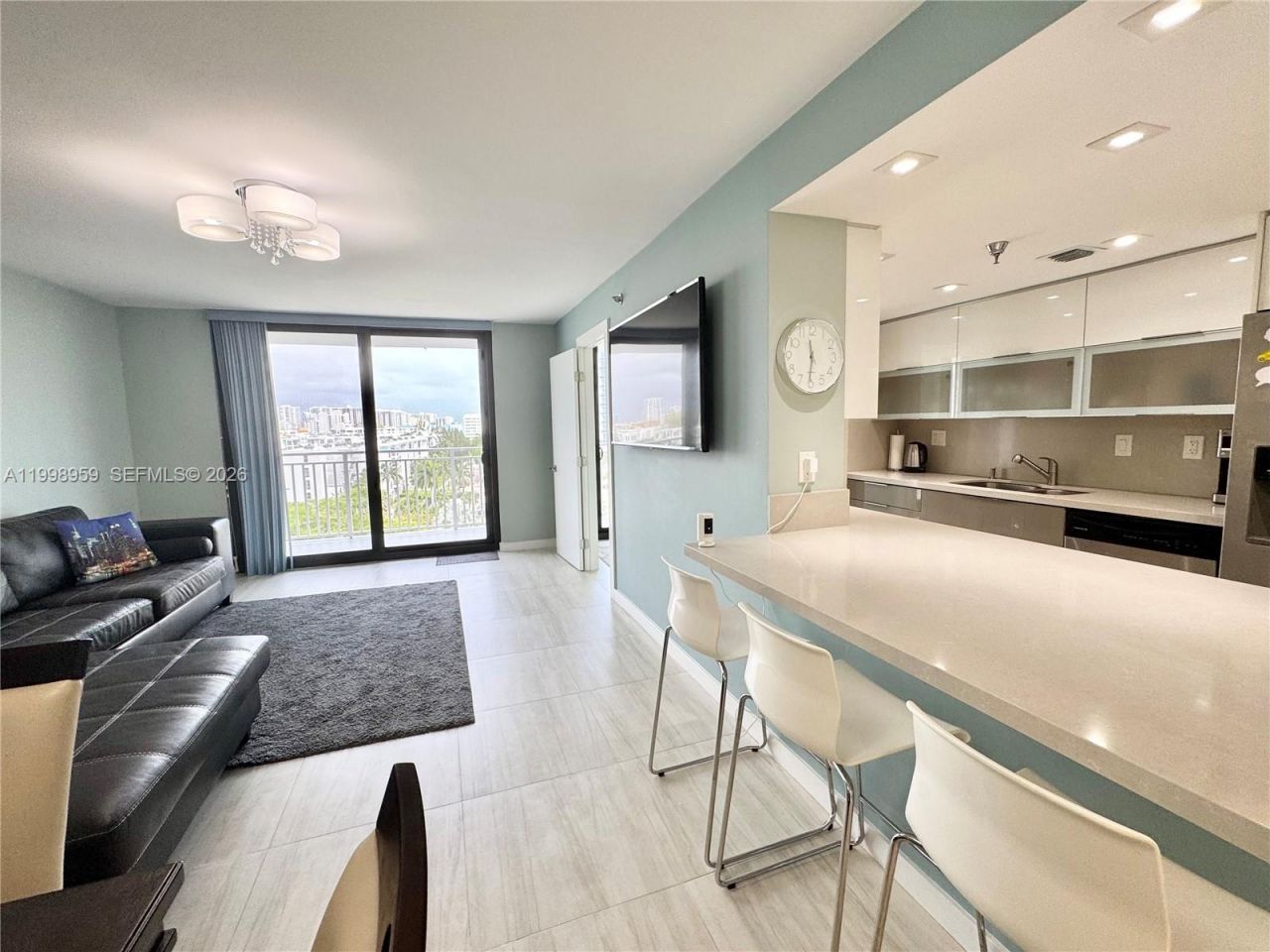 210 174th St, Unit 816, Sunny Isles Beach, FL 33160 Photo