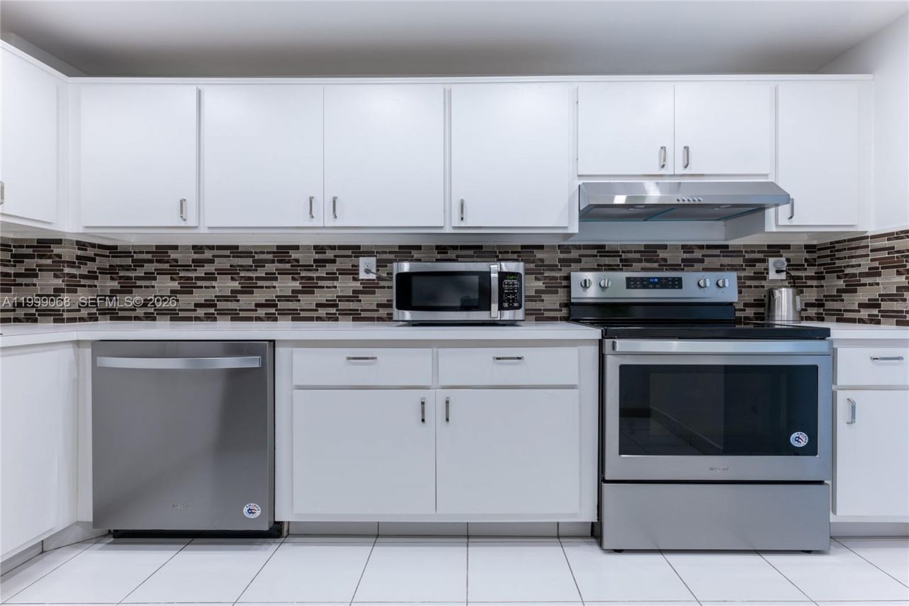 500 Three Islands Blvd, Unit 1110, Hallandale Beach, FL 33009 Photo