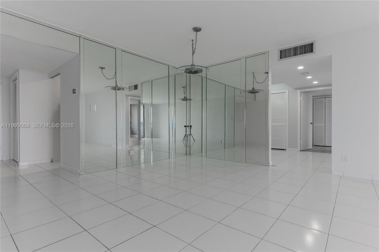 500 Three Islands Blvd, Unit 1110, Hallandale Beach, FL 33009 Photo