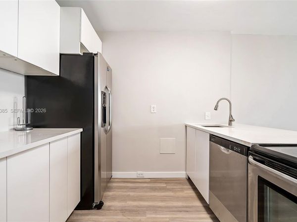 701 Three Islands Blvd, Unit 316, Hallandale Beach, FL 33009