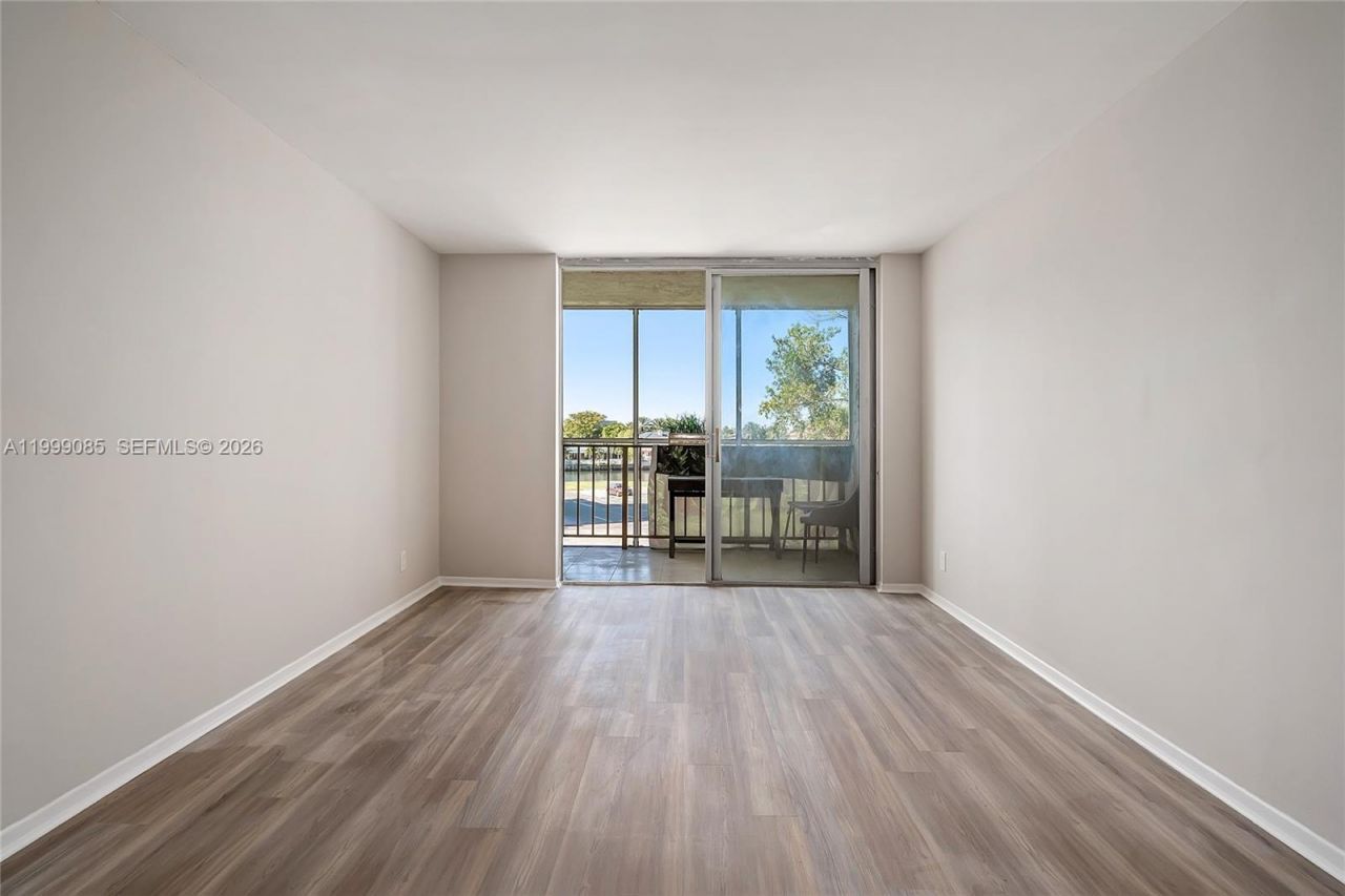 701 Three Islands Blvd, Unit 316, Hallandale Beach, FL 33009 Photo