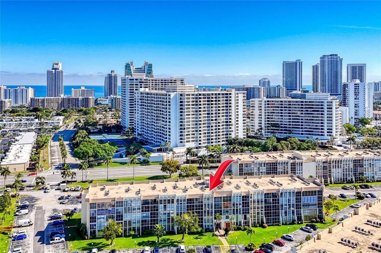 701 Three Islands Blvd, Unit 316, Hallandale Beach, FL 33009 Photo