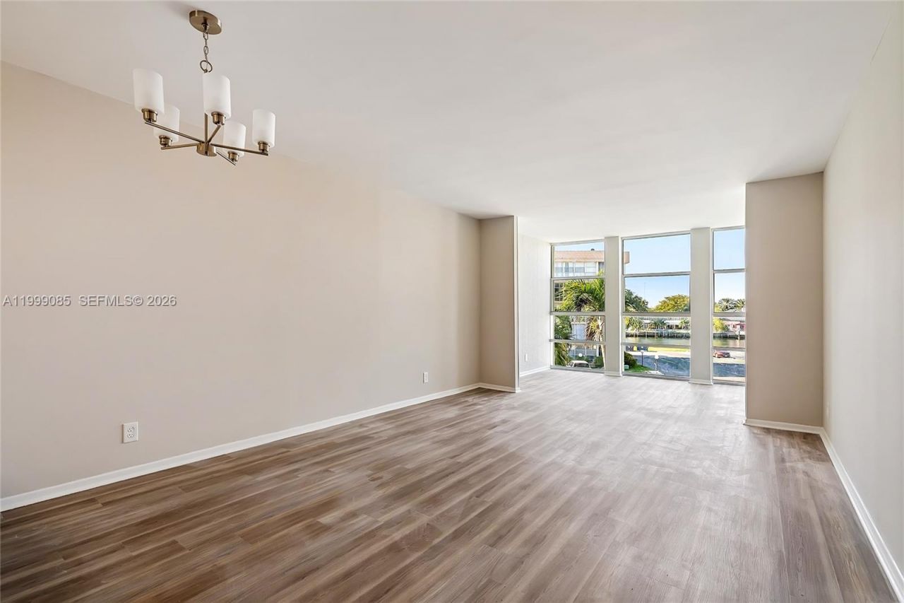701 Three Islands Blvd, Unit 316, Hallandale Beach, FL 33009 Photo