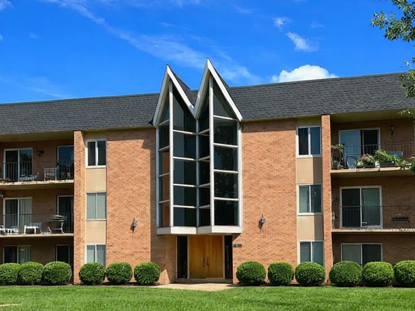 1001 N Mill Street , Unit 203, Naperville, IL 60563