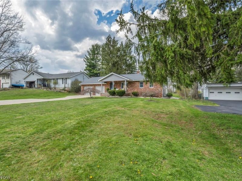 927 Eastwood Avenue, Tallmadge, OH 44278 Photo 2