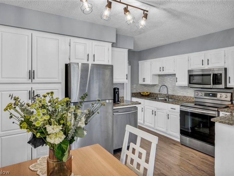 927 Eastwood Avenue, Tallmadge, OH 44278 Photo 21