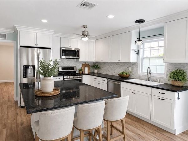 122 Leawood CIR, NAPLES, FL 34104
