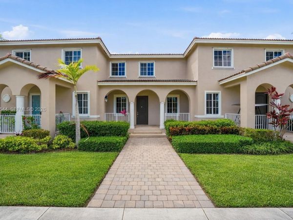 27534 SW 140 Avenue , Homestead, FL 33032