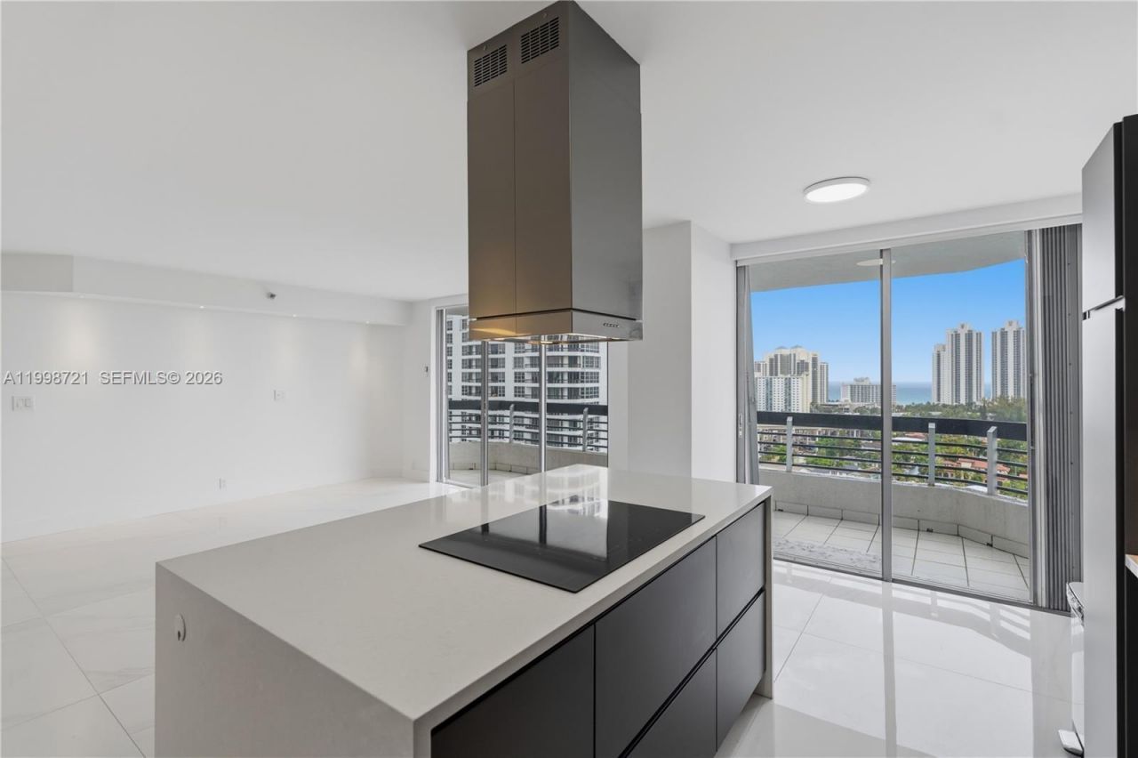 19101 NE 36th Ct, Unit 1811, Aventura, FL 33180 Photo