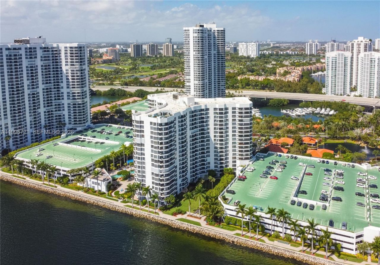 19101 NE 36th Ct, Unit 1811, Aventura, FL 33180 Photo