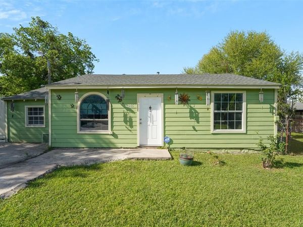 11405 S Blossom Circle, Balch Springs, TX 75180