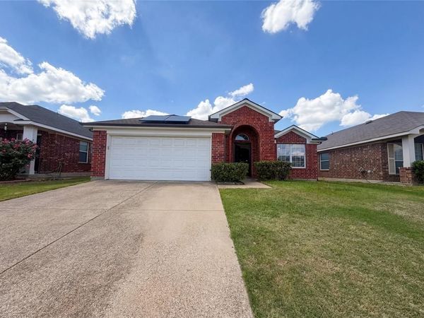 2563 Taos Drive, Grand Prairie, TX 75051