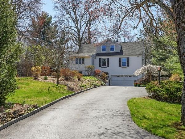 67 Madison St, Long Hill, NJ 07933