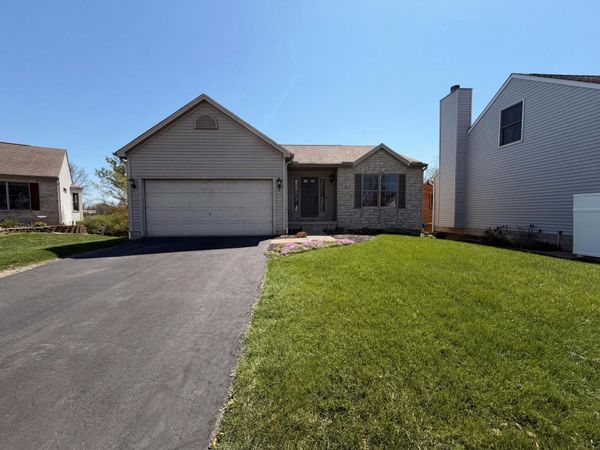 3373 Brook Spring Drive, Grove City, OH 43123