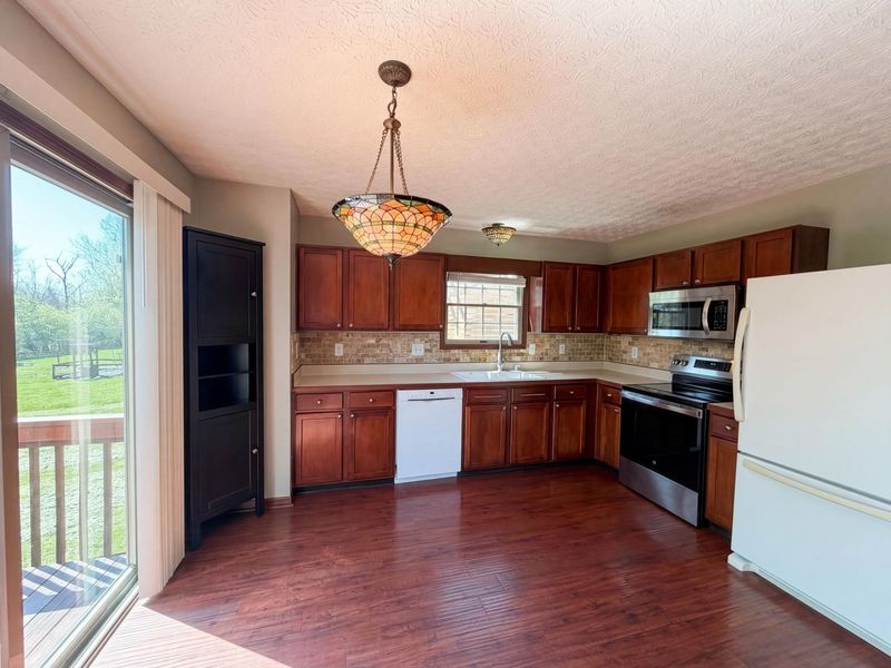 3373 Brook Spring Drive, Grove City, OH 43123 Photo 14