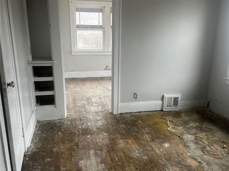 11709 Lenacrave Avenue, Cleveland, OH 44105 Photo 14