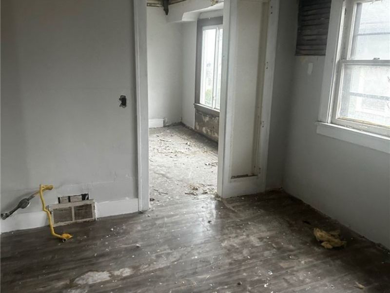 11709 Lenacrave Avenue, Cleveland, OH 44105 Photo 15