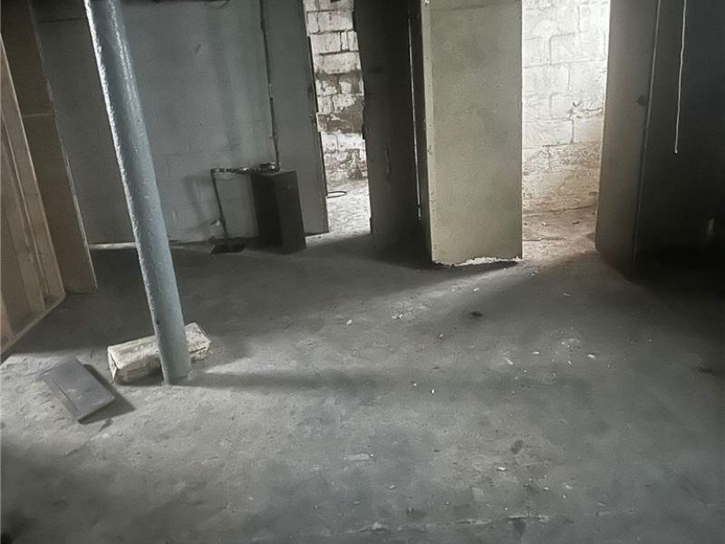 11709 Lenacrave Avenue, Cleveland, OH 44105 Photo 16