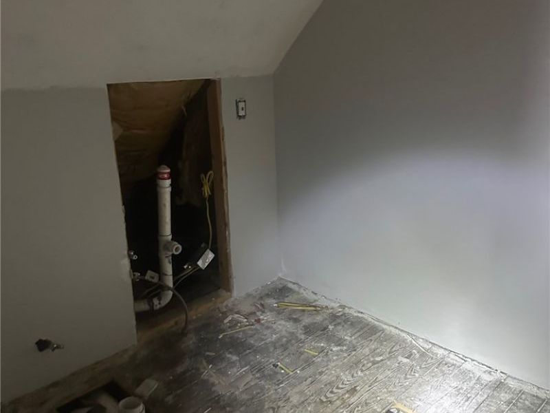 11709 Lenacrave Avenue, Cleveland, OH 44105 Photo 6