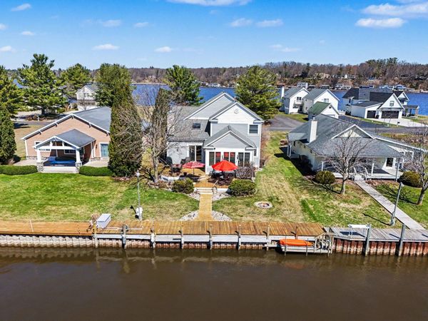 5383 Tonto Road, Pentwater, MI 49449