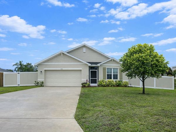 1040 SW Canary Terrace, Port St. Lucie, FL 34953
