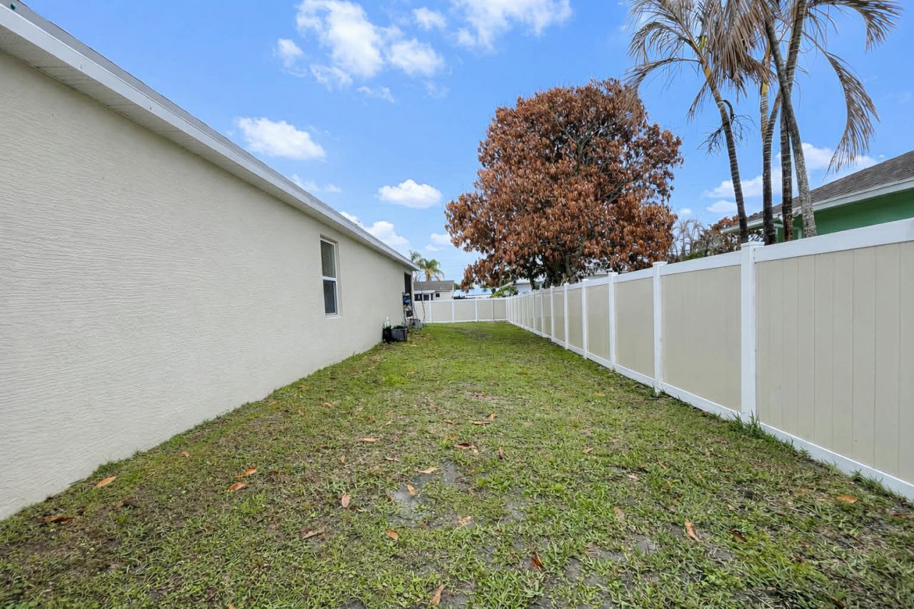 1040 SW Canary Terrace, Port Saint Lucie, FL 34953 Photo