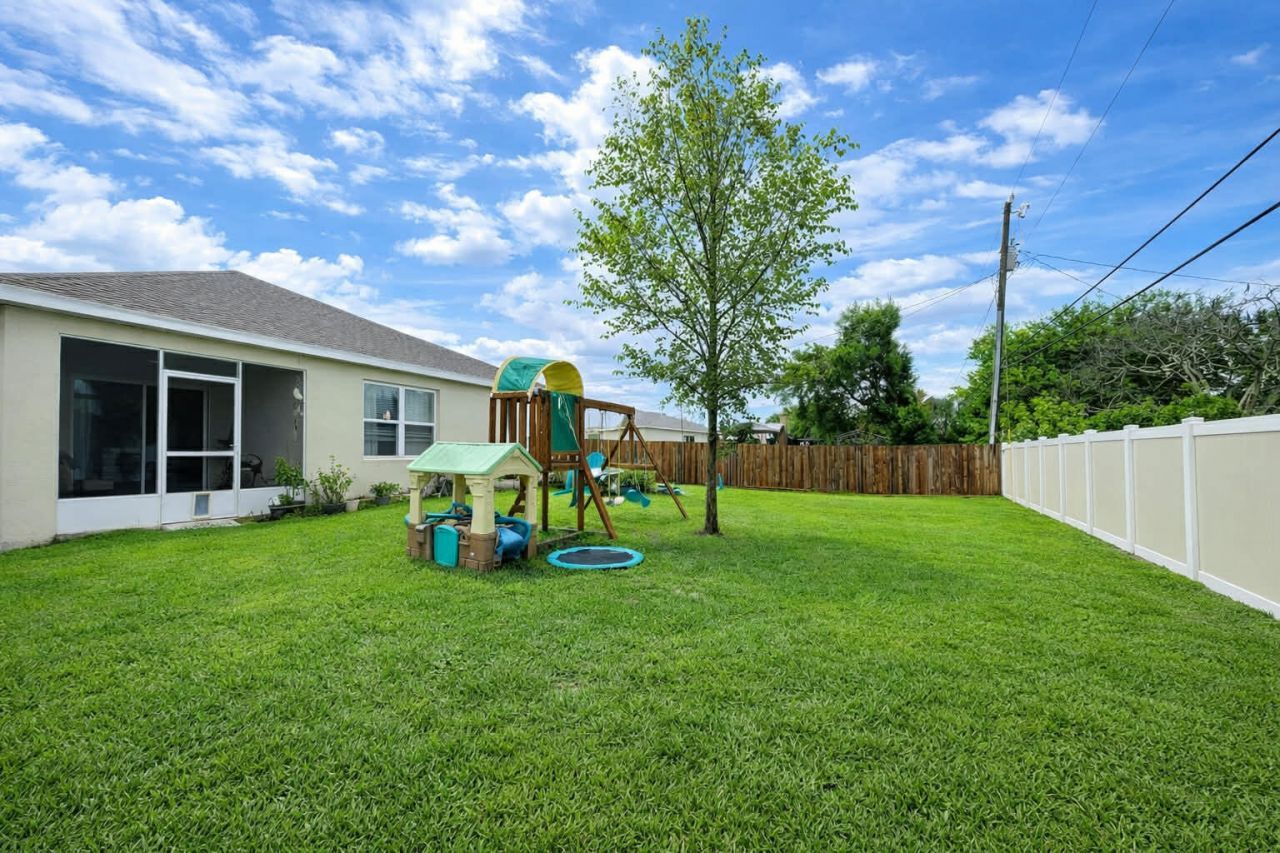 1040 SW Canary Terrace, Port Saint Lucie, FL 34953 Photo