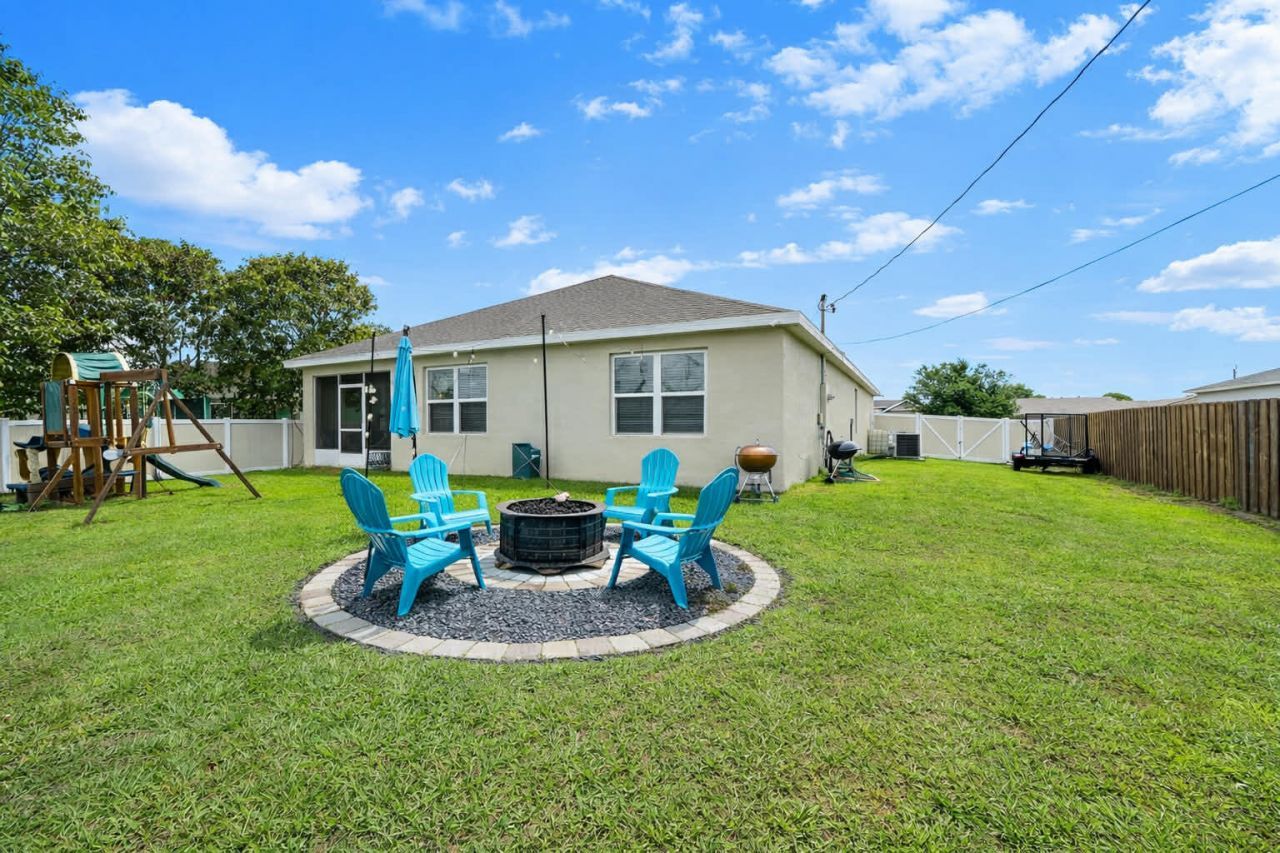 1040 SW Canary Terrace, Port Saint Lucie, FL 34953 Photo