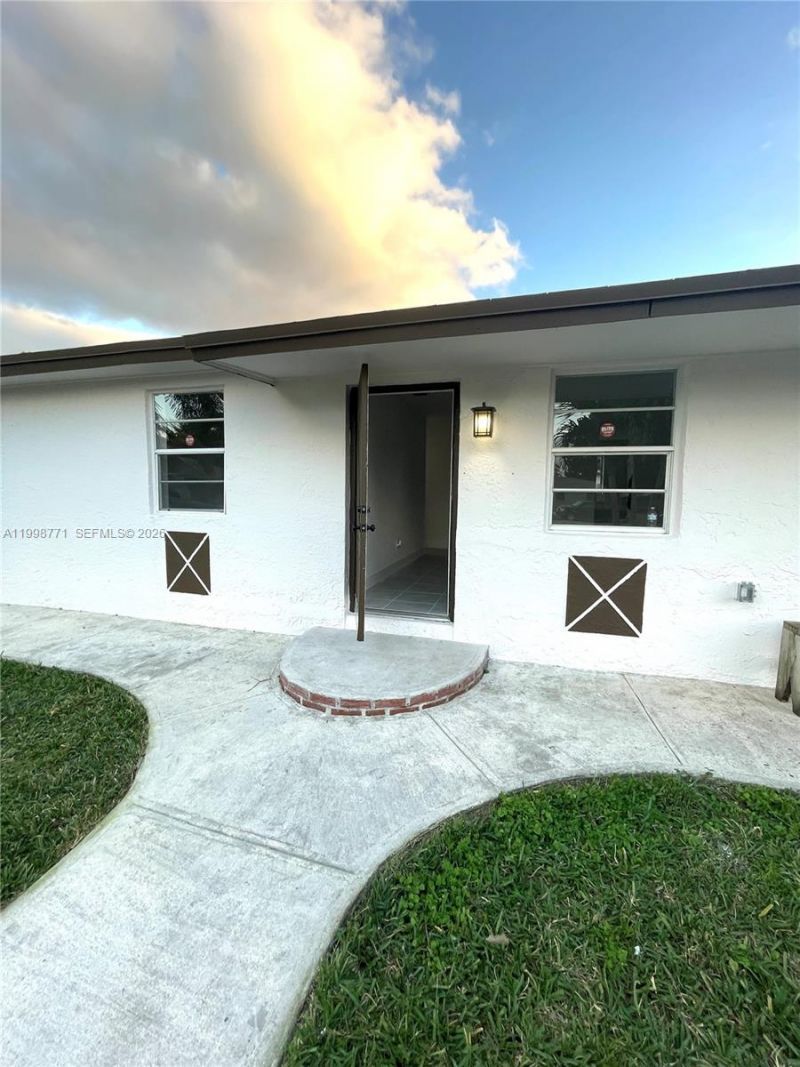 1666 SW 3rd Ct, Homestead, FL 33030 Photo
