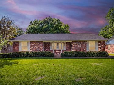 9935 Chippendale Drive, Dallas, TX 75238