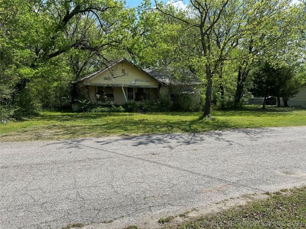 6243 N Quincy Avenue , Tulsa, OK 74126