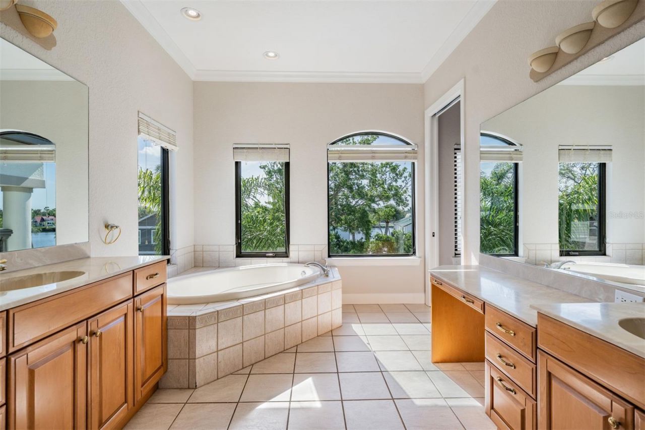 62 Central Court, Tarpon Springs, FL 34689 Photo