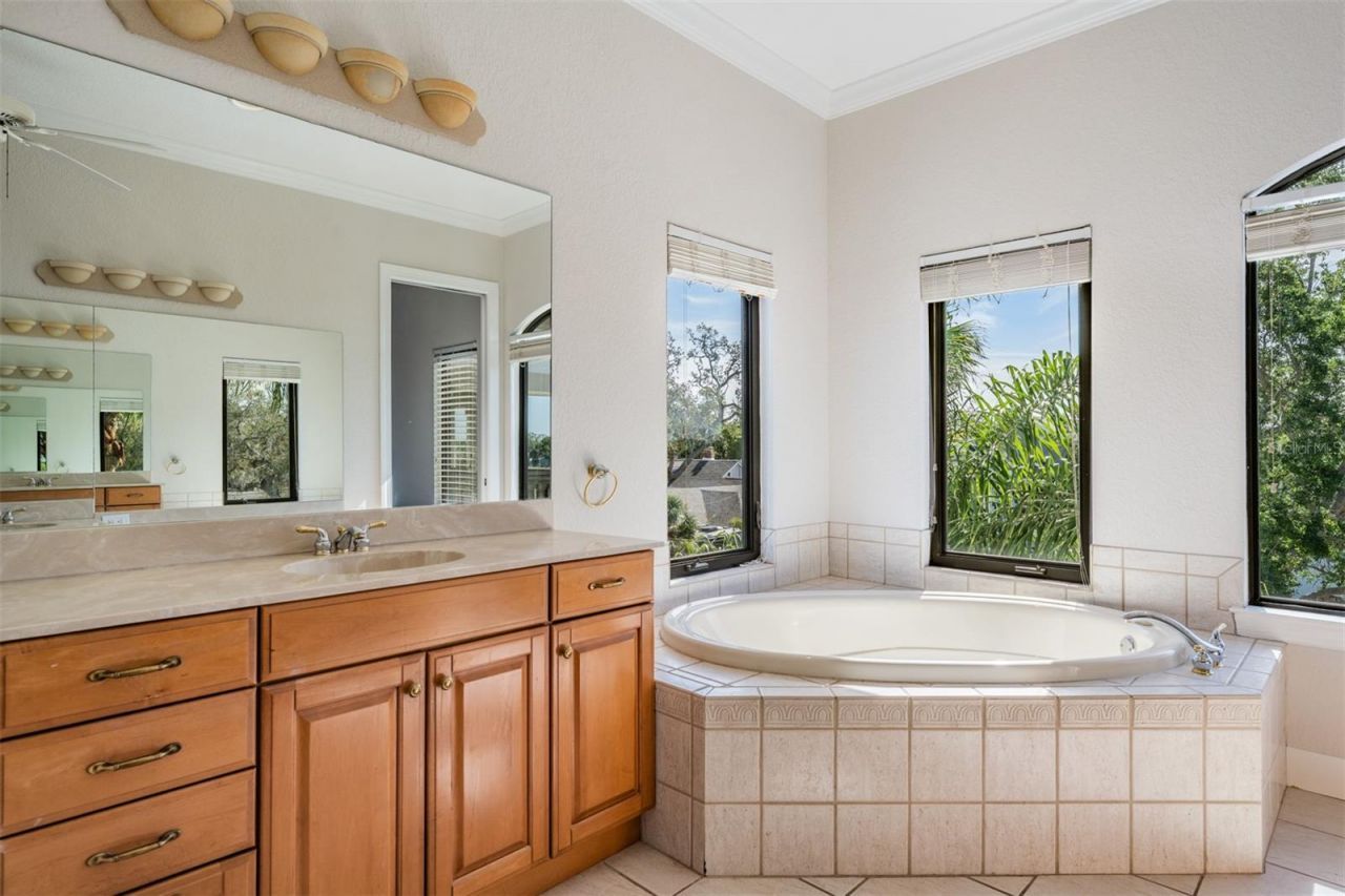 62 Central Court, Tarpon Springs, FL 34689 Photo