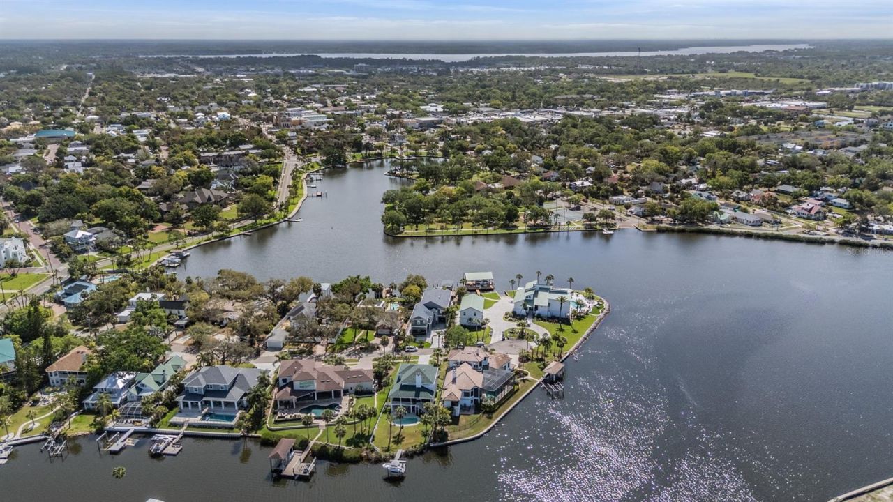 62 Central Court, Tarpon Springs, FL 34689 Photo