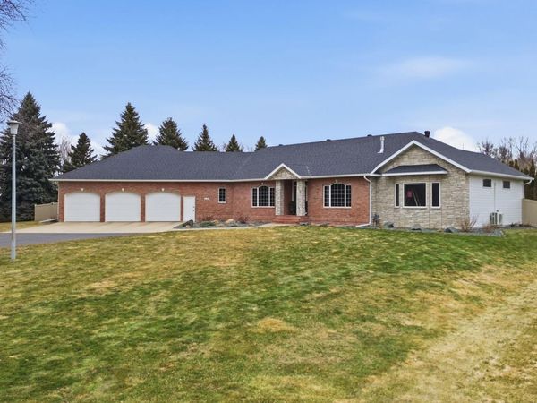 123 50th Avenue E, West Fargo, ND 58078