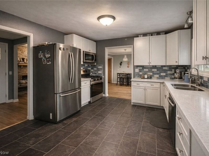 940 Treelane Drive, Ashtabula, OH 44004 Photo 4