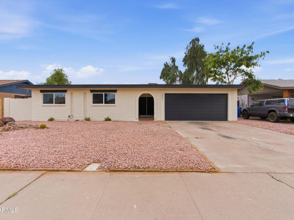 2211 W WINDROSE Drive, Phoenix, AZ 85029