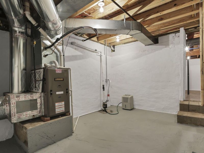 77 S Church Street, Thornville, OH 43076 Photo 42