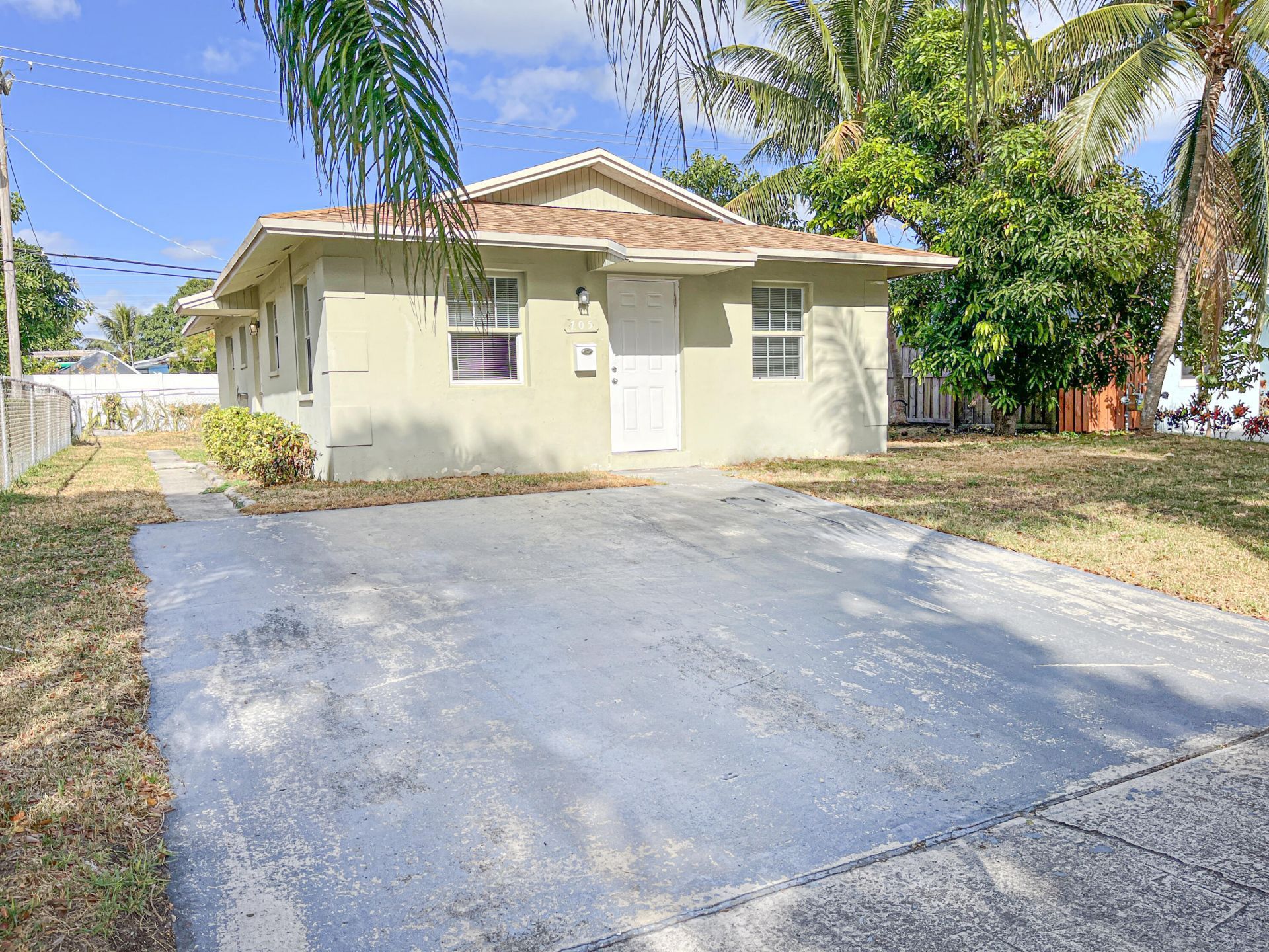 705 58th Street, West Palm Beach, FL 33407 Photo