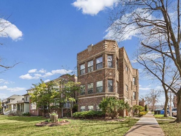 6835 N Wolcott Avenue, Chicago, IL 60626