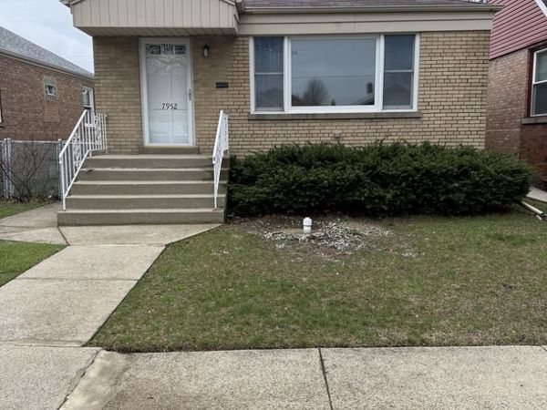 7952 S Trumbull Avenue , Chicago, IL 60652
